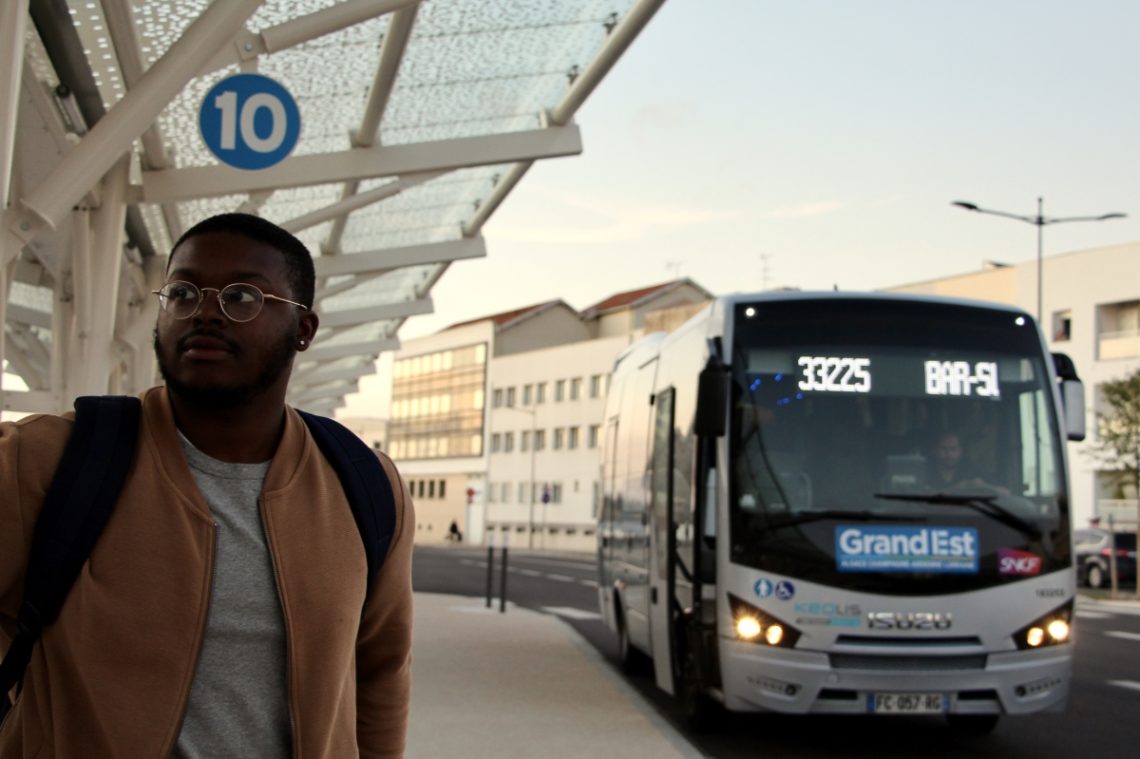 How to Get Around Paris – Metro, Buses, Bikes & Walking Routes