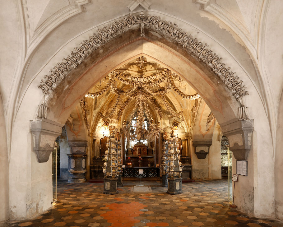 Read more about the article The 7 Creepiest, Most Awe-Inspiring Catacombs You Can Visit Around the World