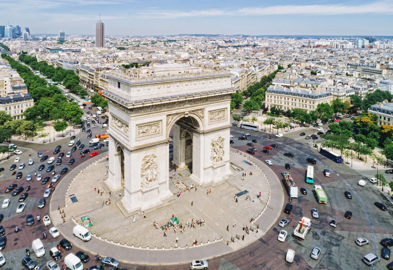 Read more about the article Visit the Arc de Triomphe: Worth the climb?