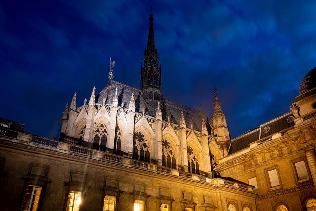 Visiting La Sainte Chapelle Paris: A complete guide Image of La Sainte Chapelle Paris at night
